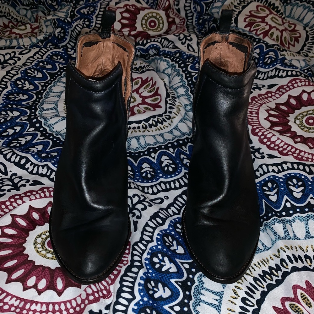 Jeffrey Campbell Muskrat